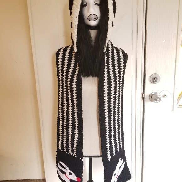 Nightmare before christmas hooded scarf - Picture 2 of 3